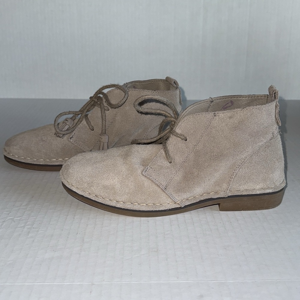 Tommy Bahama Suede Evert Chukka Boot In Sand - Picture 3 of 9